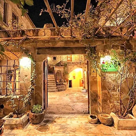 The Dorm Cave By Travellers 3*