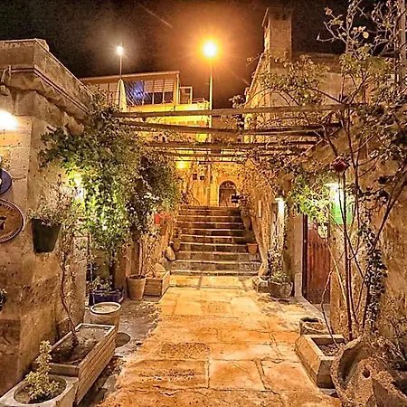 The Dorm Cave By Travellers 3* Гореме